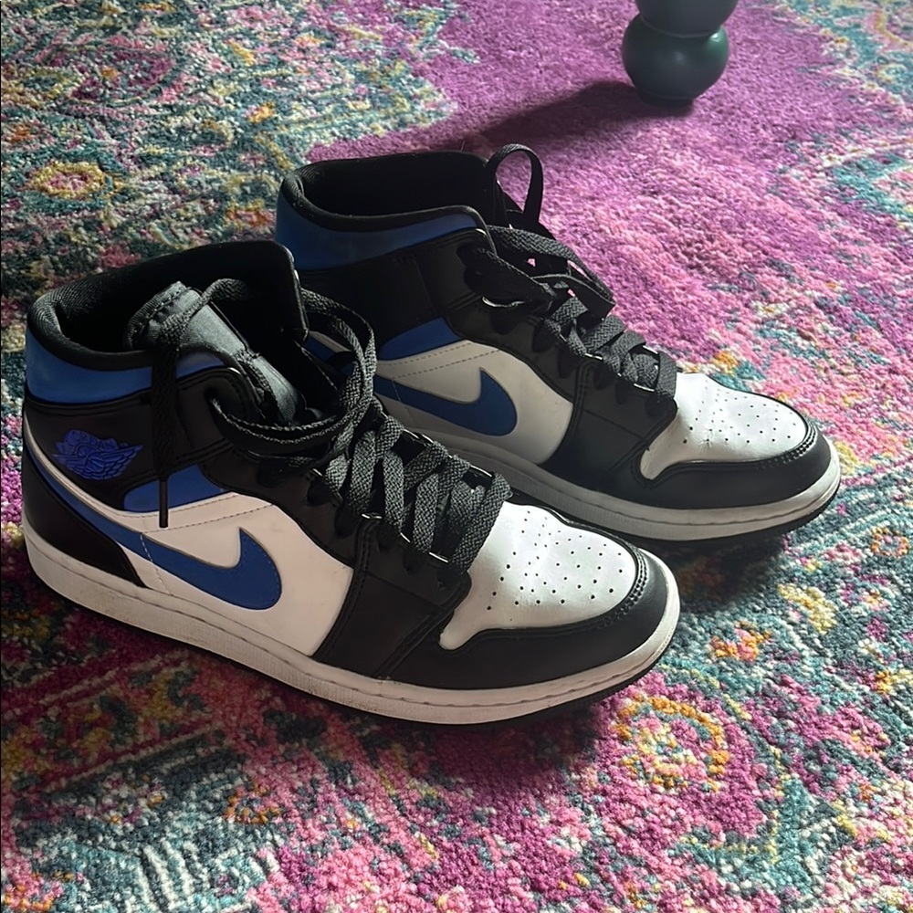 Jordan 1 Mid-Rise